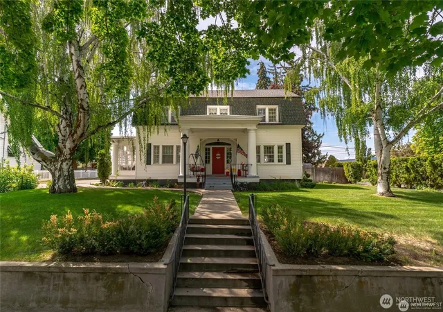 Photo 3 of Single family home for sale at 612 E Birch St, Waterville, WA 98858 | MLS# NWM2515253 | Listing updated on 2026-09-21
