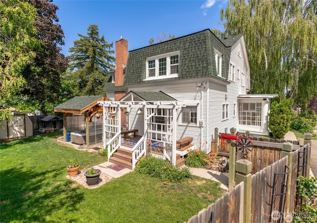 Photo 4 of Single family home for sale at 612 E Birch St, Waterville, WA 98858 | MLS# NWM2515253 | Listing updated on 2026-09-21