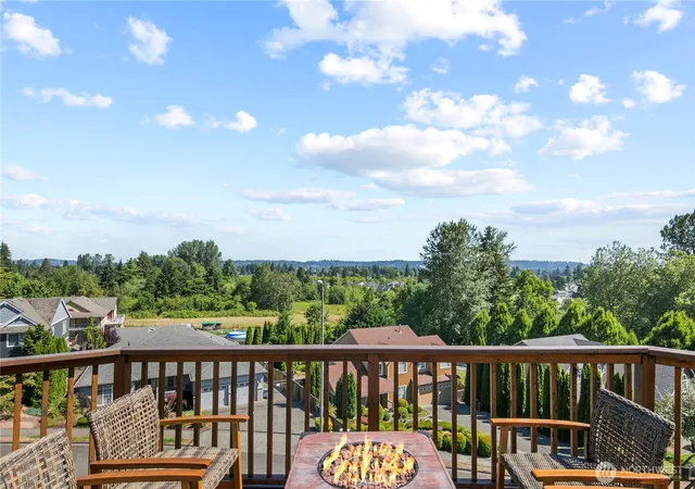 Photo 3 of Single family home for sale at 709 22nd Street SW, Puyallup, WA 98371 | MLS# NWM2515258 | Listing updated on 2026-09-21