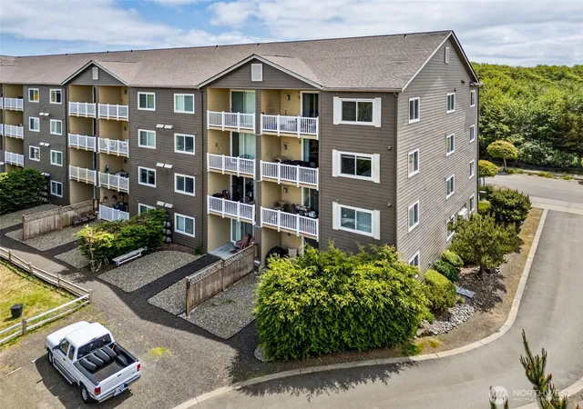 Photo 3 of Condo for sale at 262 Oyhut Bay Blvd SW #101, Ocean Shores, WA 98569 | MLS# NWM2515280 | Listing updated on 2026-09-26