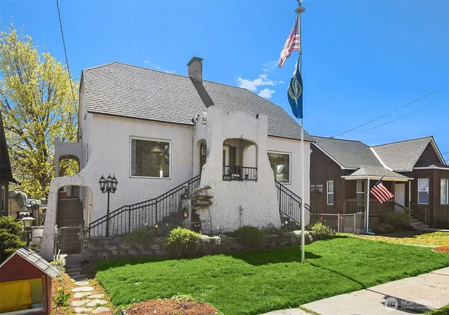 Photo 1 of Single family home for sale at 109 W 3rd Street, Cle Elum, WA 98922 | MLS# NWM2515285 | Listing updated on 2026-09-29