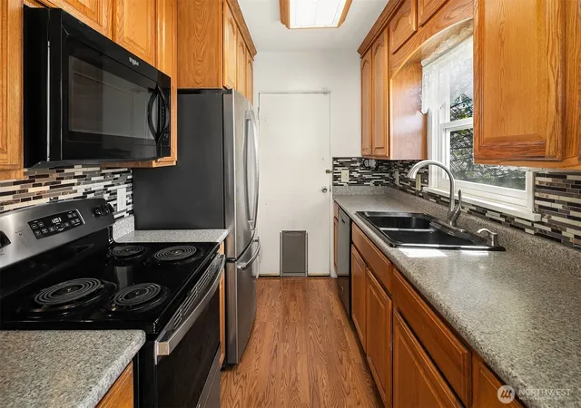 Photo 3 of Single family home for sale at 109 W 3rd Street, Cle Elum, WA 98922 | MLS# NWM2515285 | Listing updated on 2026-09-29