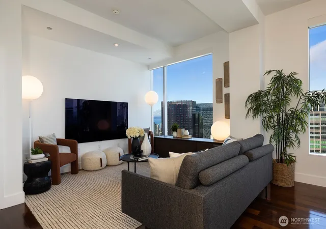 Photo 4 of Condo for sale at 737 Olive Way #3702, Seattle, WA 98101 | MLS# NWM2515310 | Listing updated on 2026-10-07