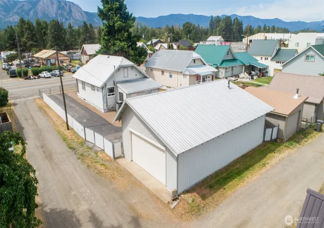 Photo 2 of Single family home for sale at 819 1st Street, Cle Elum, WA 98922 | MLS# NWM2515329 | Listing updated on 2026-09-21