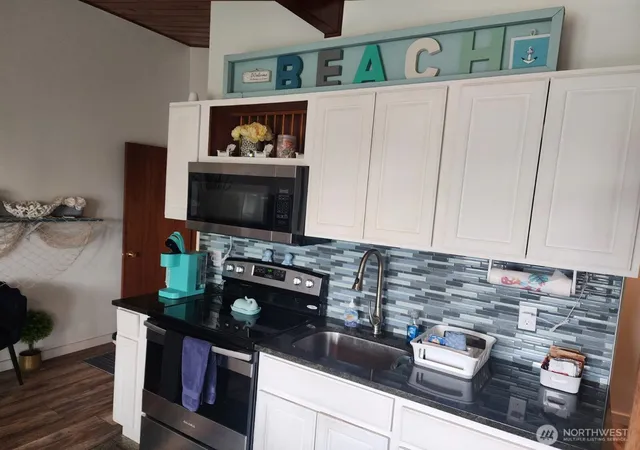Photo 3 of Condo for sale at 757 Ocean Ct NW #20, Ocean Shores, WA 98569 | MLS# NWM2515332 | Listing updated on 2026-09-21