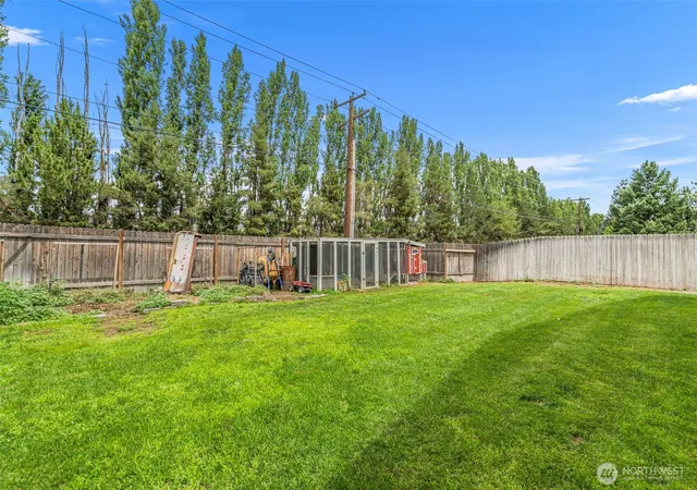 Photo 3 of Single family home for sale at 21 Ambrosia Ln, Malaga, WA 98828 | MLS# NWM2515338 | Listing updated on 2026-09-25