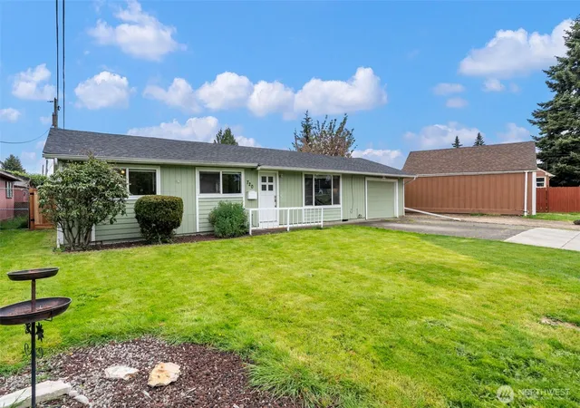 Photo 2 of Sale Pending at 720 32nd Avenue, Longview, WA 98632 | MLS# NWM2515474 | Listing updated on 2026-08-04