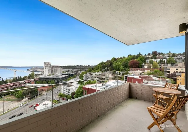 Photo 3 of Condo for sale at 521 5th Avenue W #805, Seattle, WA 98119 | MLS# NWM2515569 | Listing updated on 2026-09-20