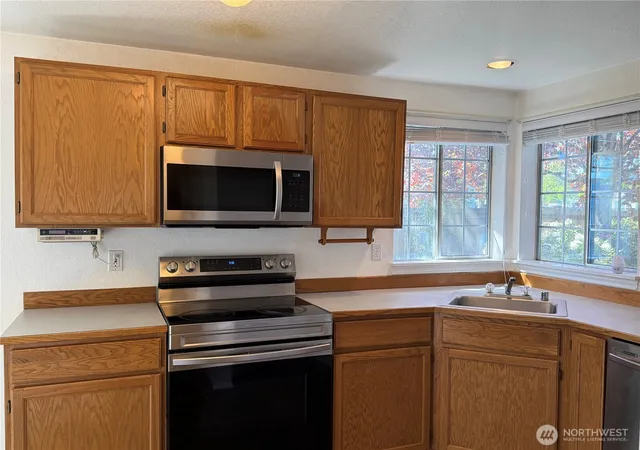 Photo 3 of Sale Pending at 23960 58th Court #D-1, Kent, WA 98032 | MLS# NWM2515572 | Listing updated on 2026-09-02