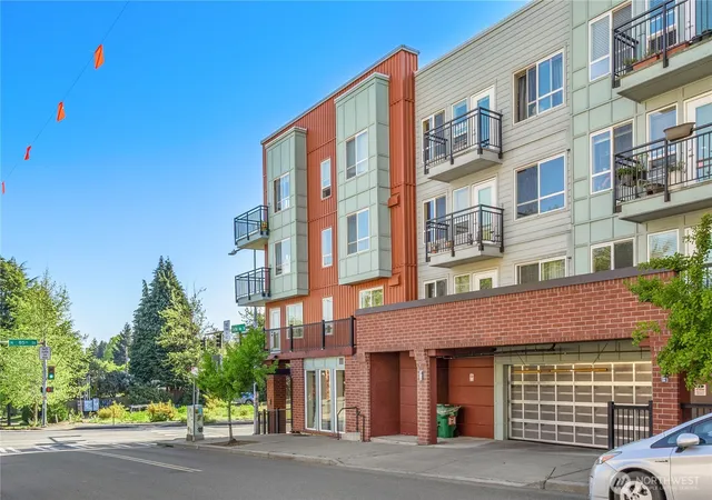 Photo 2 of Condo for sale at 424 N 85th Street #404, Seattle, WA 98103 | MLS# NWM2515577 | Listing updated on 2026-09-28