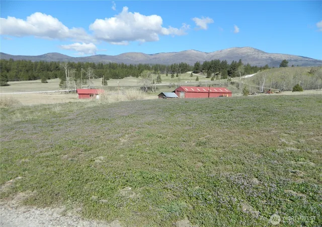 Photo 3 of Manufactured home for sale at 100 Summer Rd, Tonasket, WA 98855 | MLS# NWM2515597 | Listing updated on 2026-09-21