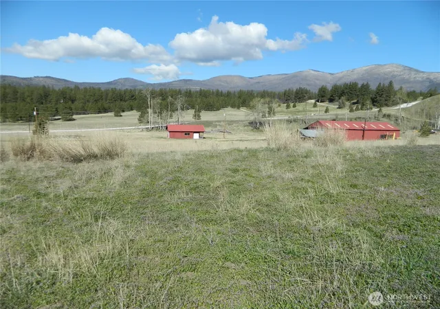 Photo 4 of Manufactured home for sale at 100 Summer Rd, Tonasket, WA 98855 | MLS# NWM2515597 | Listing updated on 2026-09-21