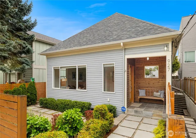 Photo 3 of Sale Pending at 927 29th Avenue S, Seattle, WA 98144 | MLS# NWM2515598 | Listing updated on 2026-08-21