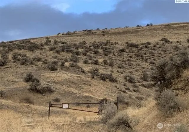 Photo 1 of Land for sale at 1271 Vista Verde Dr, Yakima, WA 98901 | MLS# NWM2515599 | Listing updated on 2026-09-21