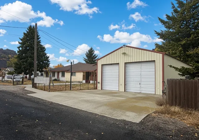Photo 1 of Single family home for sale at 58110 View Pl Ne, Grand Coulee, WA 99133 | MLS# NWM2515626 | Listing updated on 2026-10-28