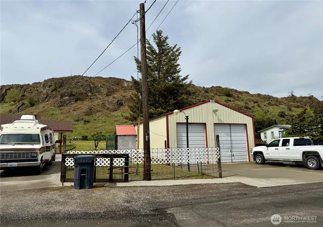 Photo 1 of Single family home for sale at 58110 View Pl NE, Grand Coulee, WA 99133 | MLS# NWM2515626 | Listing updated on 2026-09-21