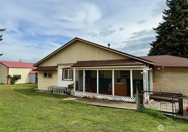 Photo 2 of Single family home for sale at 58110 View Pl NE, Grand Coulee, WA 99133 | MLS# NWM2515626 | Listing updated on 2026-09-21