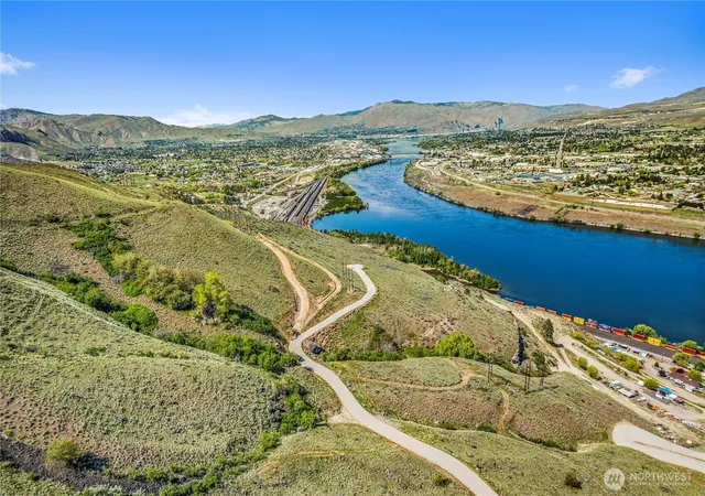 Photo 4 of Land for sale at 1501 Lot C Malaga Alcoa Hwy, Wenatchee, WA 98801 | MLS# NWM2515649 | Listing updated on 2026-09-21