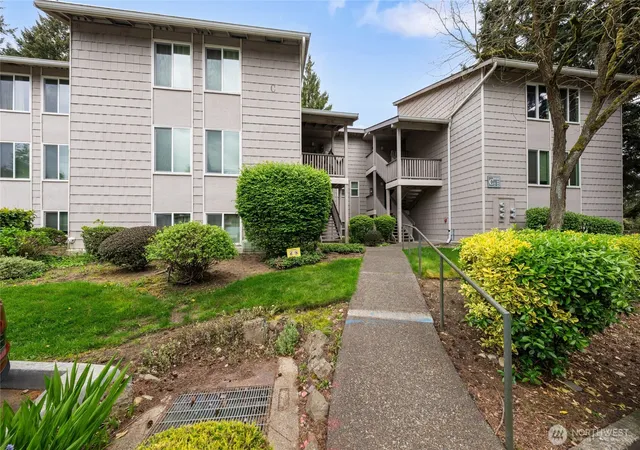 Townhouse for sale at 33030 17th Place S #C303, Federal Way, WA 98003 | MLS# NWM2515668