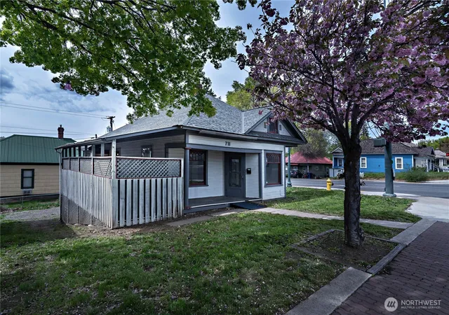 Photo 2 of Single family home for sale at 711 N Water St, Ellensburg, WA 98926 | MLS# NWM2515669 | Listing updated on 2026-09-21