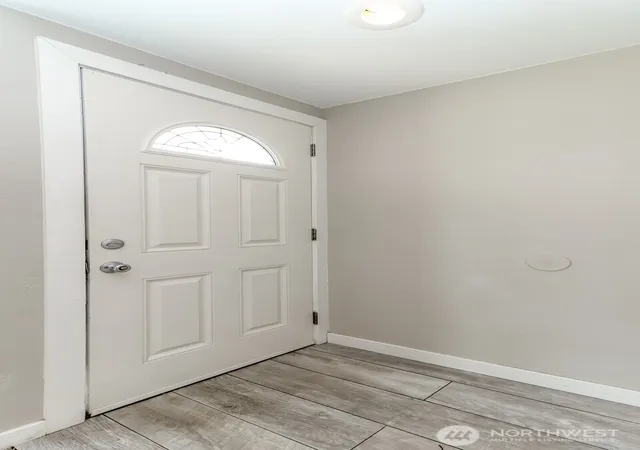 Photo 4 of Townhouse for sale at 10426 17th Avenue SW #10426, Seattle, WA 98146 | MLS# NWM2515679 | Listing updated on 2026-10-01