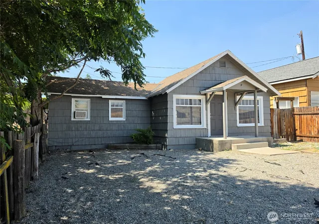 Photo 1 of Sale Pending at 2436 Chatham Hl Dr, Wenatchee, WA 98801 | MLS# NWM2515700 | Listing updated on 2026-09-25