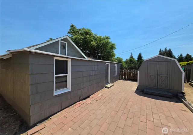 Photo 3 of Sale Pending at 2436 Chatham Hl Dr, Wenatchee, WA 98801 | MLS# NWM2515700 | Listing updated on 2026-09-25