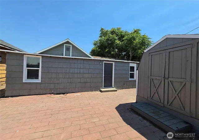 Photo 4 of Sale Pending at 2436 Chatham Hl Dr, Wenatchee, WA 98801 | MLS# NWM2515700 | Listing updated on 2026-09-25