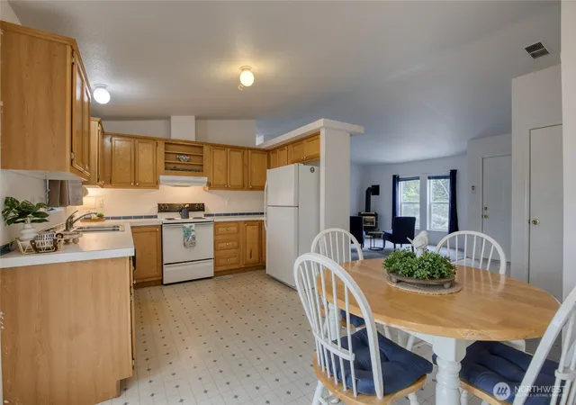 Photo 4 of Manufactured home for sale at 636 Chenois Ave NE, Ocean Shores, WA 98569 | MLS# NWM2515751 | Listing updated on 2026-09-24