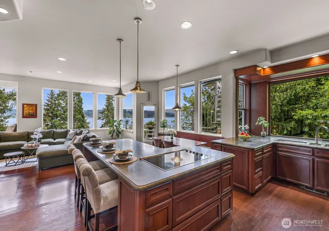 Photo 3 of Single family home for sale at 1120 W Lake Sammamish Pkwy SE, Bellevue, WA 98008 | MLS# NWM2515759 | Listing updated on 2026-10-01