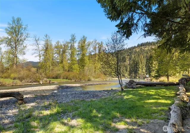Photo 2 of Sale Pending at 61 Heron Dr, Cle Elum, WA 98922 | MLS# NWM2515762 | Listing updated on 2026-09-26