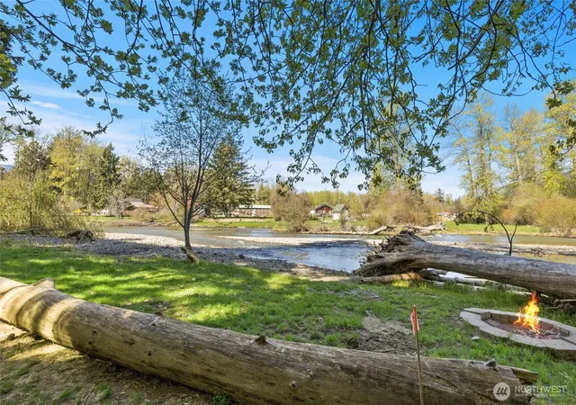 Photo 3 of Sale Pending at 61 Heron Dr, Cle Elum, WA 98922 | MLS# NWM2515762 | Listing updated on 2026-09-26