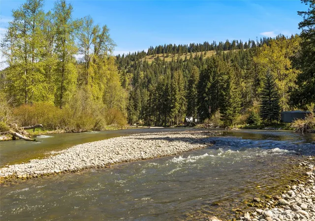 Photo 4 of Sale Pending at 61 Heron Dr, Cle Elum, WA 98922 | MLS# NWM2515762 | Listing updated on 2026-09-26