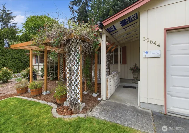 Photo 2 of Single family home for sale at 32544 24th Avenue Sw, Federal Way, WA 98023 | MLS# NWM2515790 | Listing updated on 2026-09-21