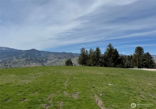Photo 2 of Land for sale at 2 Wenatchee Hts Rd, Wenatchee, WA 98801 | MLS# NWM2515946 | Listing updated on 2026-09-21