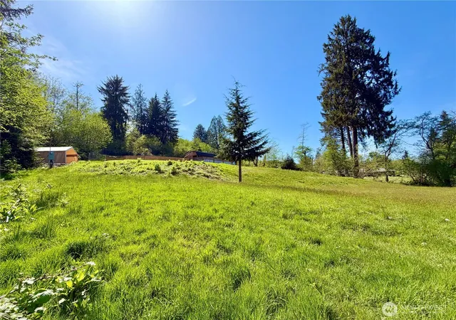 Photo 3 of Sale Pending at 290 State Route 6, Raymond, WA 98577 | MLS# NWM2515994 | Listing updated on 2026-09-25