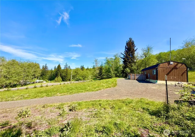 Photo 3 of Sale Pending at 290 State Route 6, Raymond, WA 98577 | MLS# NWM2515994 | Listing updated on 2026-09-25