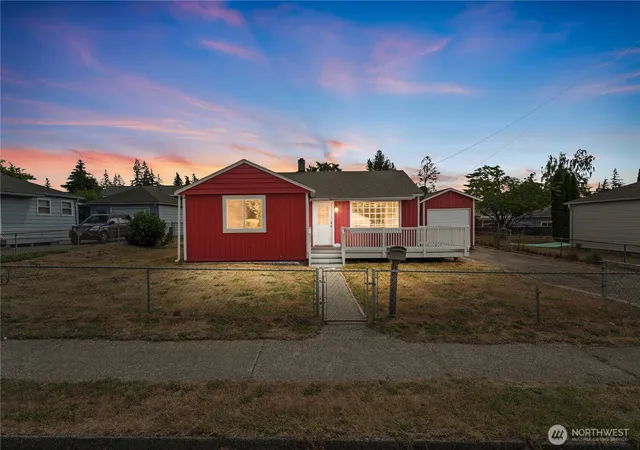 Photo 1 of Sale Pending at 3236 Phillips Ave, Bremerton, WA 98310 | MLS# NWM2516011 | Listing updated on 2026-09-25