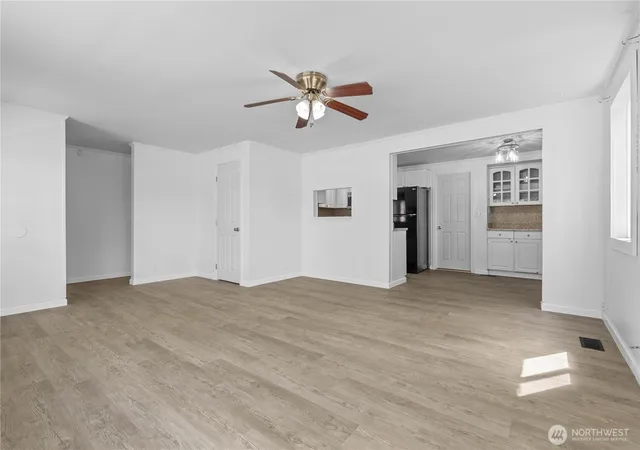 Photo 3 of Sale Pending at 3236 Phillips Ave, Bremerton, WA 98310 | MLS# NWM2516011 | Listing updated on 2026-09-25