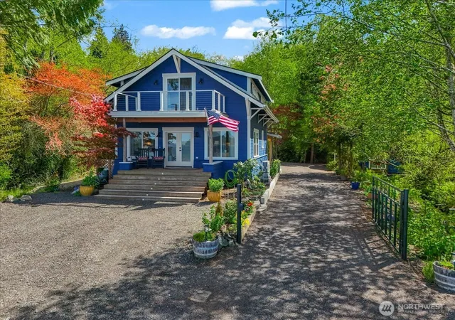 Photo 3 of Single family home for sale at 1273 Beach Dr E, Port Orchard, WA 98366 | MLS# NWM2516069 | Listing updated on 2026-09-21