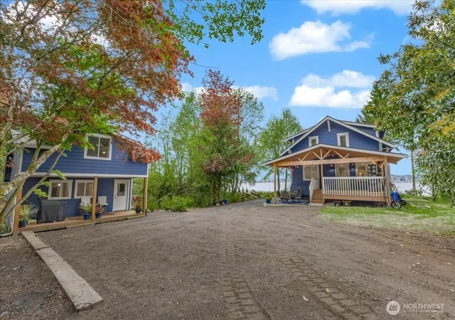 Photo 3 of Single family home for sale at 1273 Beach Dr E, Port Orchard, WA 98366 | MLS# NWM2516069 | Listing updated on 2026-09-21