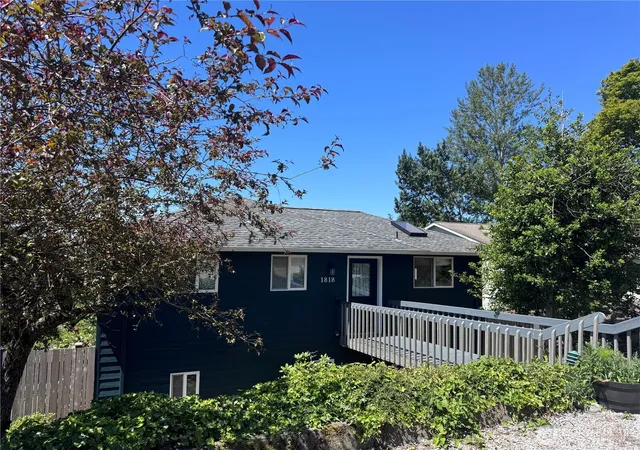 Photo 3 of Single family home for sale at 1818 35th Street, Bellingham, WA 98229 | MLS# NWM2516074 | Listing updated on 2026-09-21