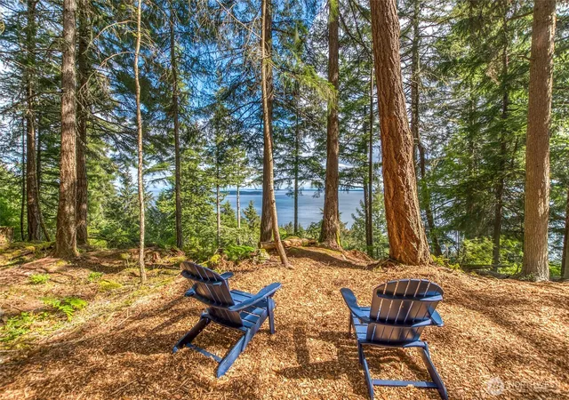 Photo 1 of Sale Pending at 10 Atticus Ln, Eastsound, WA 98245 | MLS# NWM2516193 | Listing updated on 2026-09-25