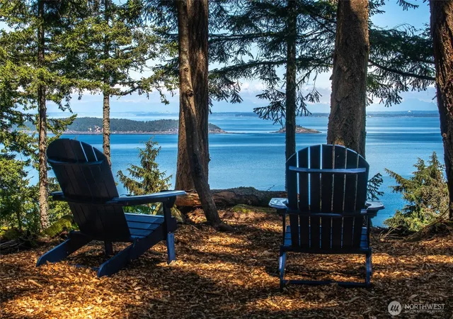Photo 3 of Sale Pending at 10 Atticus Ln, Eastsound, WA 98245 | MLS# NWM2516193 | Listing updated on 2026-09-25