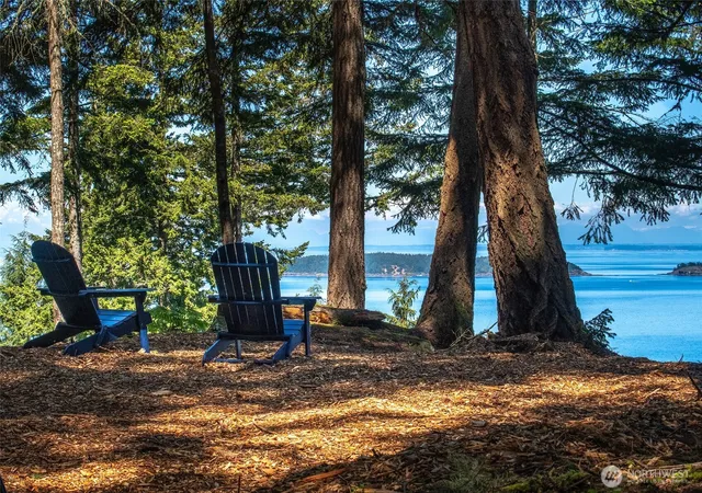 Photo 3 of Sale Pending at 10 Atticus Ln, Eastsound, WA 98245 | MLS# NWM2516193 | Listing updated on 2026-09-25