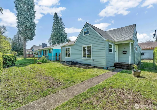 Photo 1 of Single family home for sale at 1629 7th Avenue, Longview, WA 98632 | MLS# NWM2516351 | Listing updated on 2026-09-21