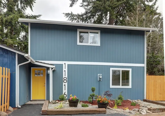 Photo 1 of Townhouse for sale at 11816 Southeast 318th Pl, Auburn, WA 98092 | MLS# NWM2516432 | Listing updated on 2026-09-21