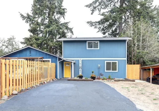 Photo 2 of Townhouse for sale at 11816 Southeast 318th Pl, Auburn, WA 98092 | MLS# NWM2516432 | Listing updated on 2026-09-21