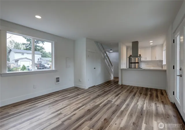 Photo 3 of Townhouse for sale at 11816 Southeast 318th Pl, Auburn, WA 98092 | MLS# NWM2516432 | Listing updated on 2026-09-21