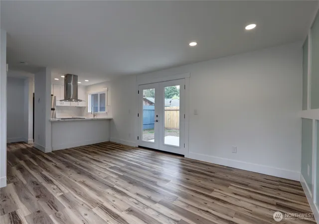 Photo 4 of Townhouse for sale at 11816 Southeast 318th Pl, Auburn, WA 98092 | MLS# NWM2516432 | Listing updated on 2026-09-21
